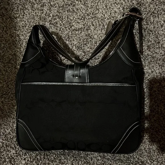 Coach 8K03 NWT & 17 Years OLD?!?! Yes! Signature Hobo w/ dust bag in Black - Picture 2 of 8